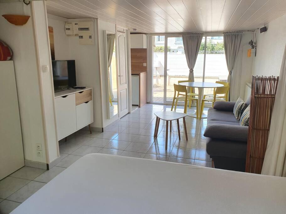 Logement Amboise Centre Avec Terrasse Privee ภายนอก รูปภาพ